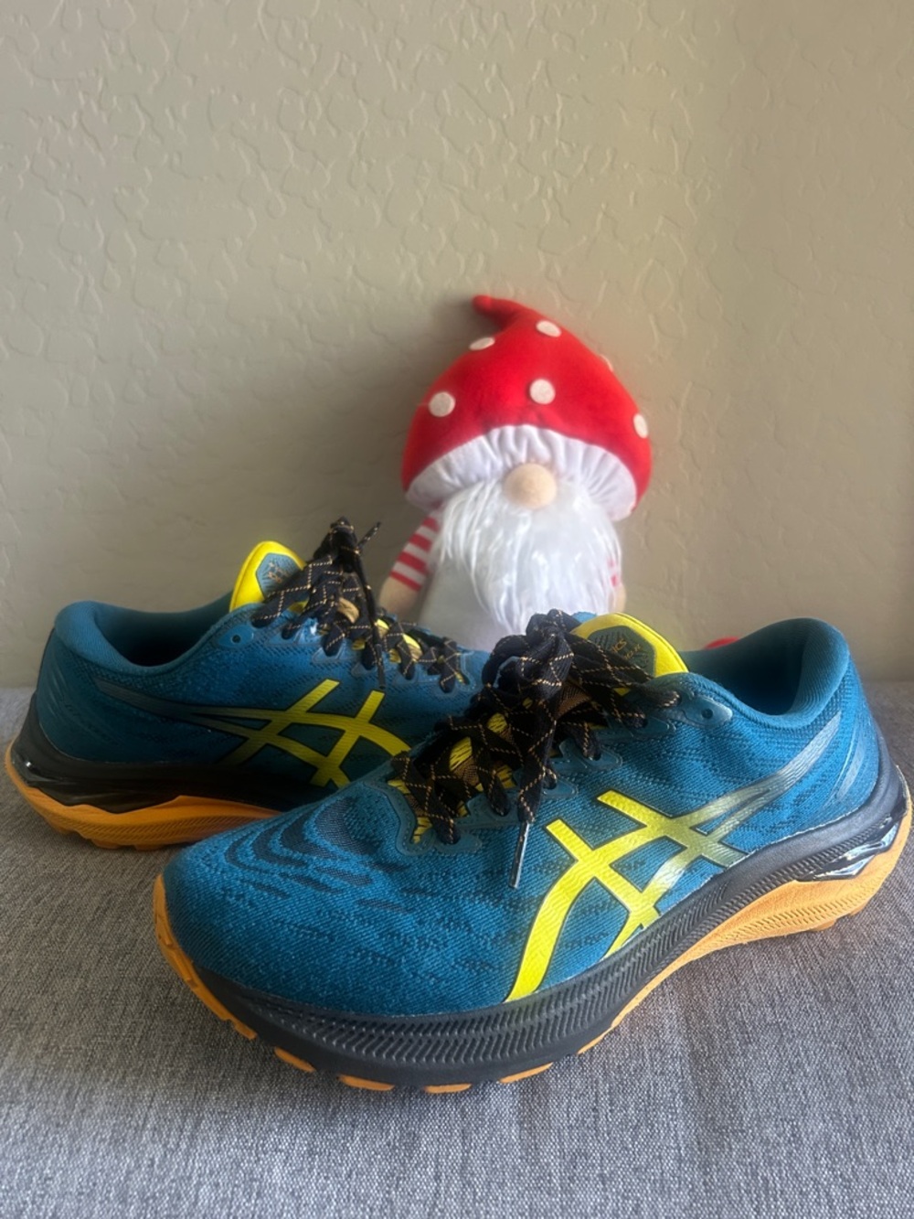 Asics Teal and Yellow Men's Running Shoes size 7 wide